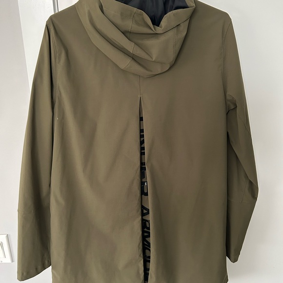 UnderArmour Running Jacket - Picture 2 of 4